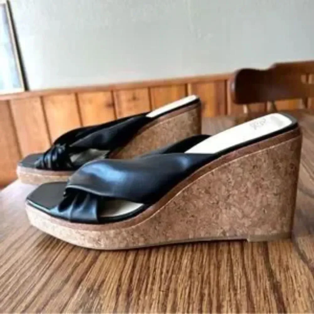 Women's Size: 10 Wedge High Heel Sandals Black . Time and Tru . {2} Pair Bundle